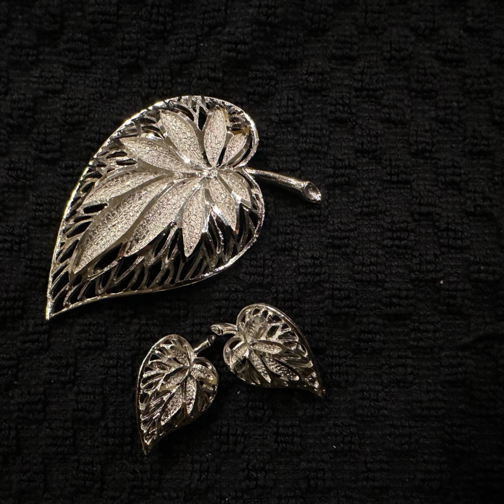 Vintage Coro Silver Textured Leaf Brooch and Clip On Earring Set
